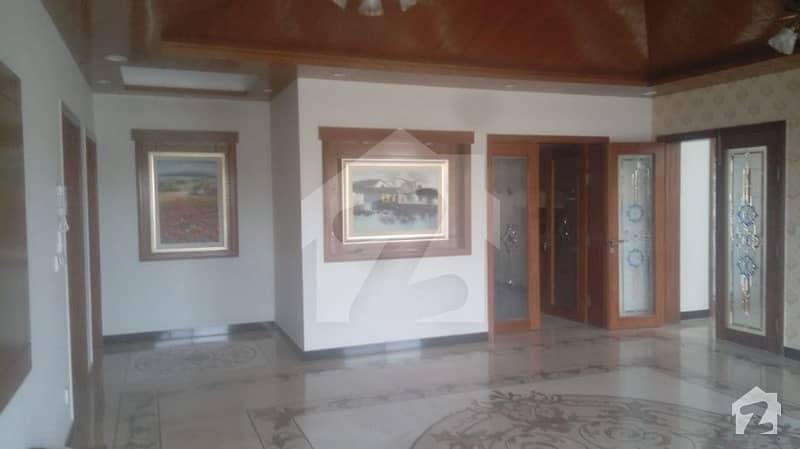 1 Kanal Luxury Bungalow With Fully Basement