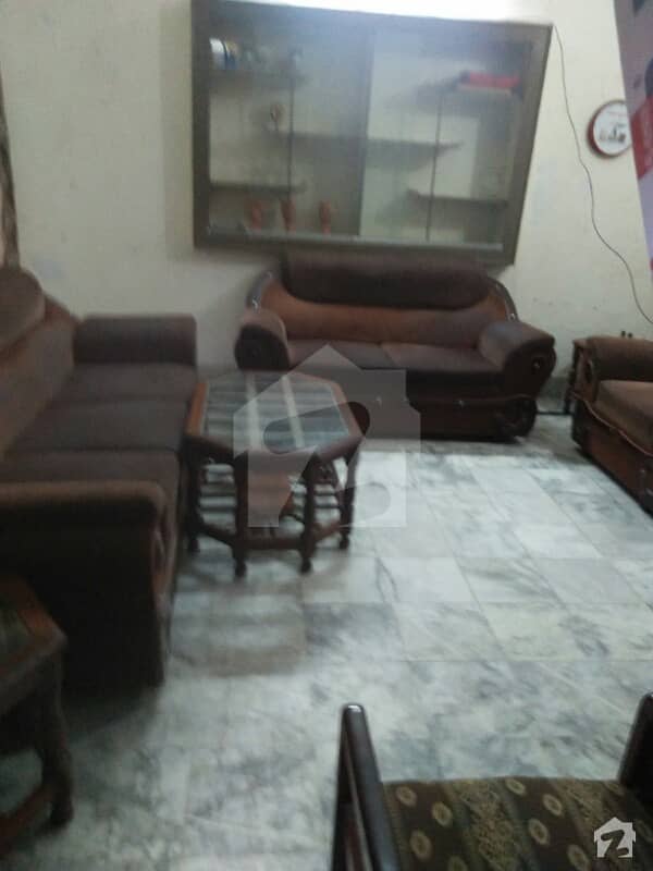 گڑھی شاہو لاہور میں 3 کمروں کا 5 مرلہ زیریں پورشن 22 ہزار میں کرایہ پر دستیاب ہے۔