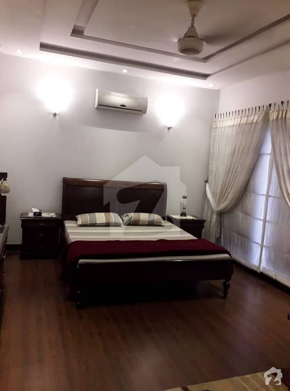 DHA Phase 5 L Block Furnished Room Available For Male Exactives Only
