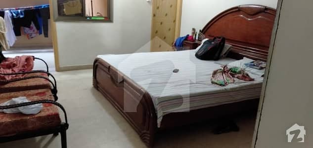 Room Is Available For Rent At Near Kamran Chowrangi