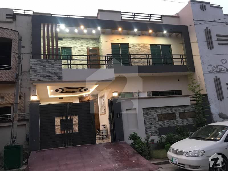 گلشنِ مدینہ فیصل آباد میں 5 کمروں کا 7 مرلہ مکان 1.9 کروڑ میں برائے فروخت۔