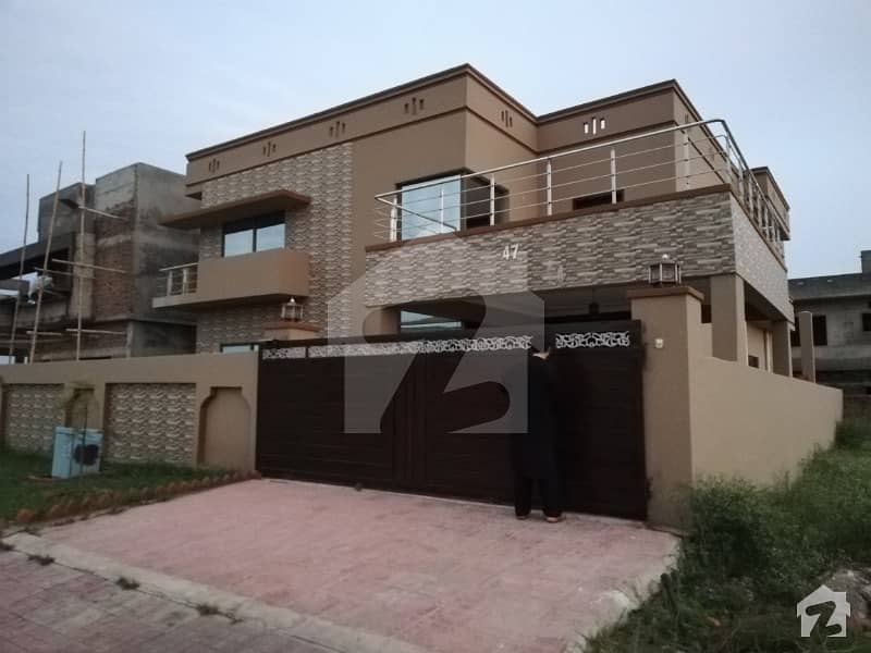 1 Kanal House For Sale Walking Distance From Commercial