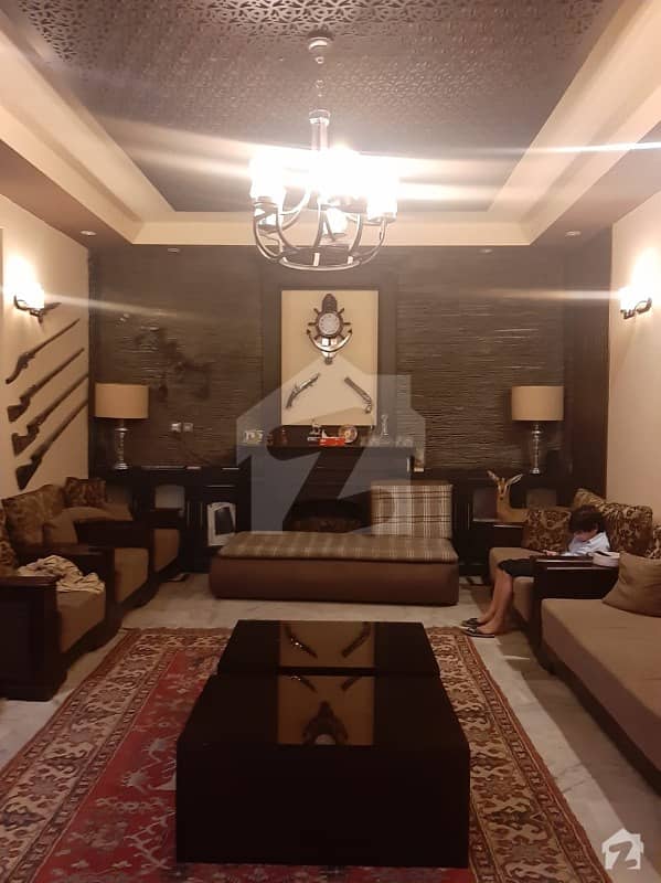 ورسک روڈ پشاور میں 6 کمروں کا 12 مرلہ مکان 4 کروڑ میں برائے فروخت۔