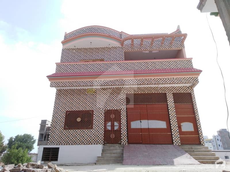 مہران ہاؤسنگ سکیم سکھر میں 5 کمروں کا 6 مرلہ مکان 1. 6 کروڑ میں برائے فروخت۔