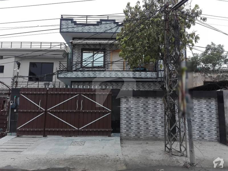 سمن آباد ۔ بلاک این سمن آباد لاہور میں 6 کمروں کا 12 مرلہ مکان 3. 1 کروڑ میں برائے فروخت۔