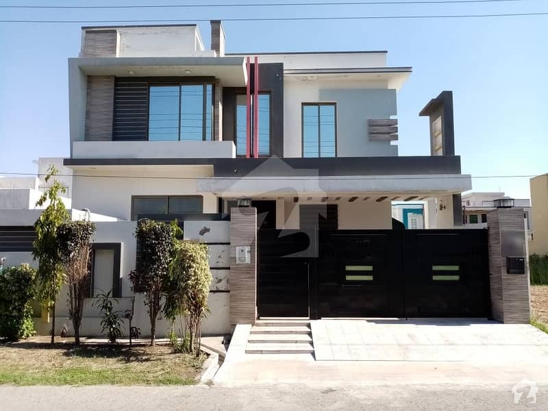 A Beautifully Designed House Is Available At Good Location