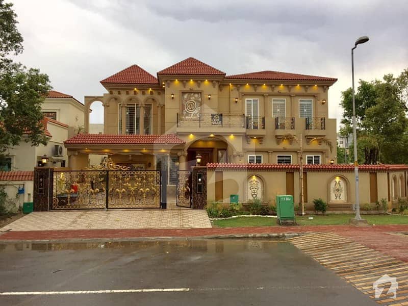Corner 24 Marla Slightly Used House For Sale Bahria Town Lahore Block