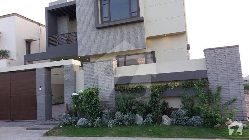 ڈی ایچ اے فیز 8 ڈی ایچ اے کراچی میں 6 کمروں کا 1 کنال مکان 12. 5 کروڑ میں برائے فروخت۔
