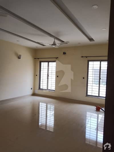 Upper Portion Available For Rent Upper Portion Available For Rent