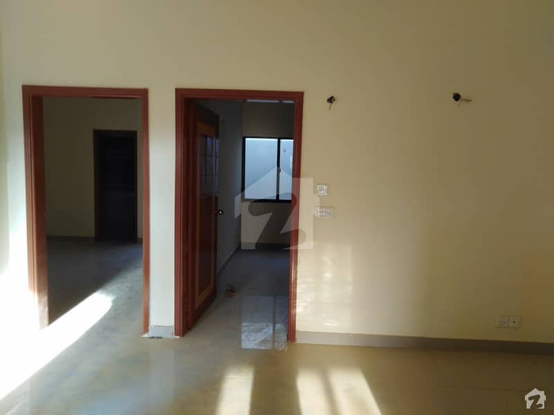 ناظم آباد - بلاک 5سی ناظم آباد کراچی میں 7 کمروں کا 9 مرلہ مکان 3. 5 کروڑ میں برائے فروخت۔