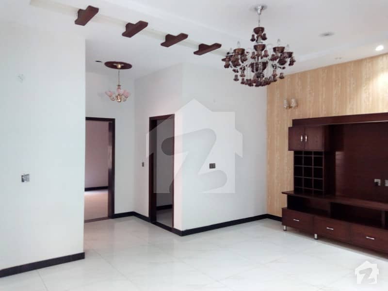 10 Marla Brand New House For Sale In Uet Society