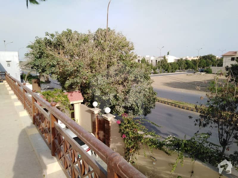 کلفٹن ۔ بلاک 1 کلفٹن کراچی میں 2 کنال رہائشی پلاٹ 11 کروڑ میں برائے فروخت۔