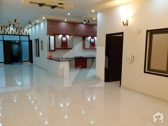 3 Bed D/D Vip Location 350 Sq Yd Ground Floor For Rent
