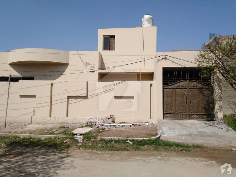 شیر شاہ روڈ ملتان میں 4 کمروں کا 13 مرلہ مکان 1. 3 کروڑ میں برائے فروخت۔