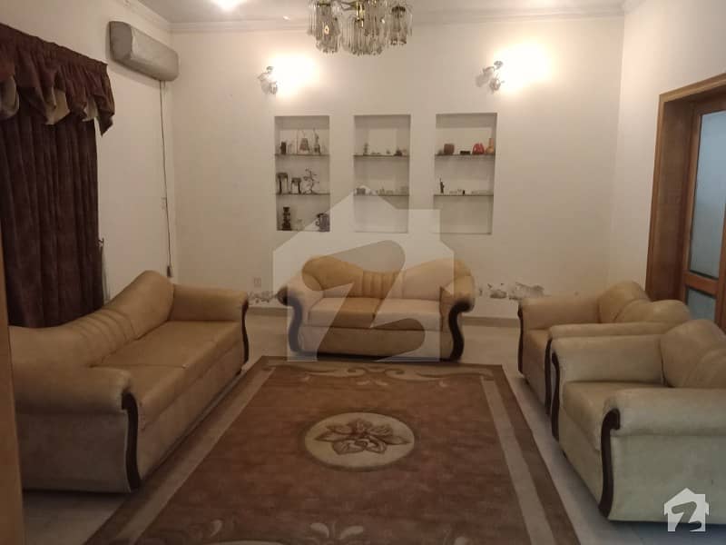فیصل ٹاؤن ۔ بلاک سی فیصل ٹاؤن لاہور میں 4 کمروں کا 12 مرلہ مکان 80 ہزار میں کرایہ پر دستیاب ہے۔