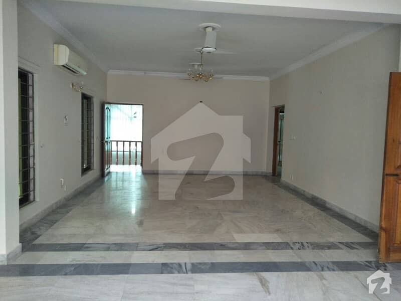 1500 sq,yrd upper portion with green lawn 1500 sq,yrd upper portion with green lawn