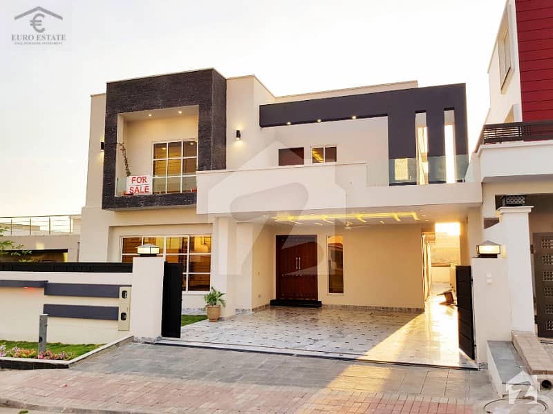 Amazing 1 Kanal 5 Bed House Is Available For Sale