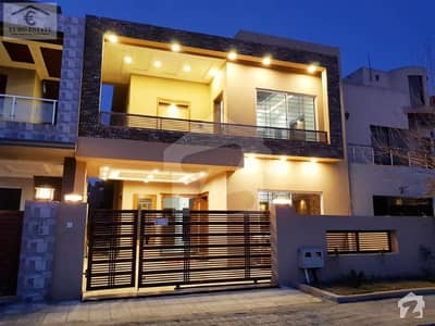 10 Marla Luxurious House For Sale In Bahria Town 10 Marla Luxurious House For Sale In Bahria Town