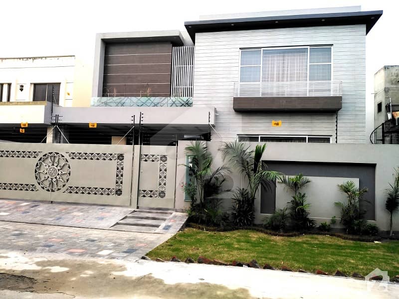 Home Estate Offer Mazhar Munir Design Bungalow for Sale Near Park  Mosque