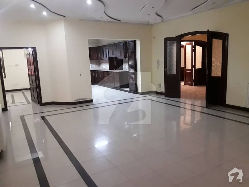 House Available For Rent In F-8 House Available For Rent In F-8