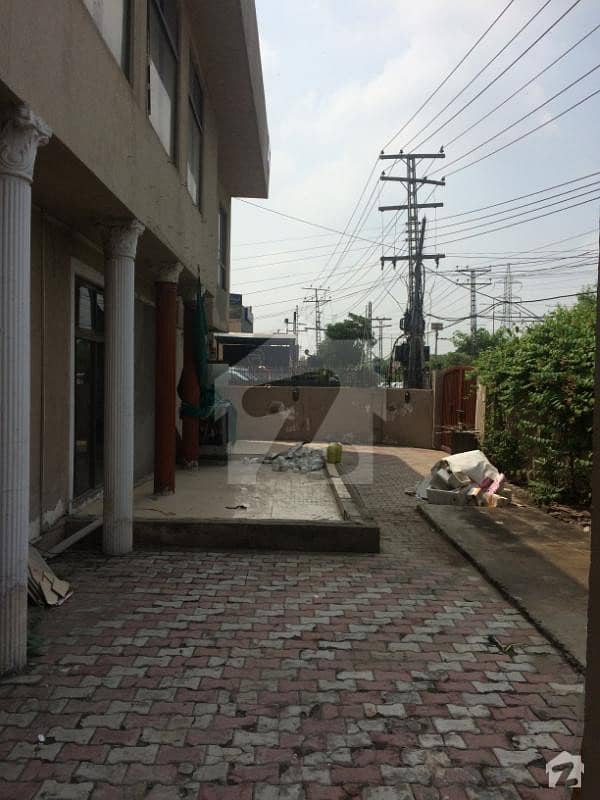 پی اے ایف فالکن کمپلیکس گلبرگ لاہور میں 4 کمروں کا 14 مرلہ مکان 75 ہزار میں کرایہ پر دستیاب ہے۔