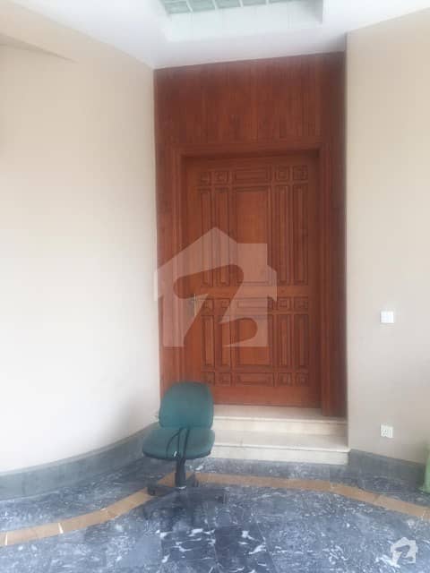 F-10 555 Yards 6 Bed Renovated Room House For Sale