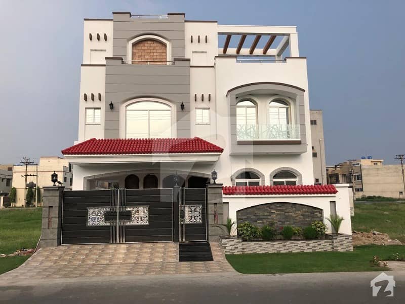A Beautiful Luxury Designed House Of 10 Marla Is For Sale In Ideal Location Of Tariq Gardens Lahore