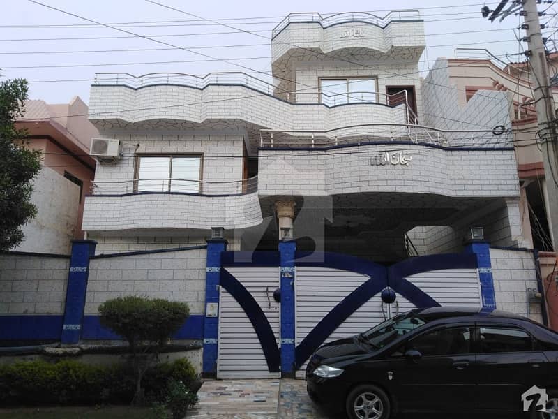 علامہ اقبال ٹاؤن بہاولپور میں 6 کمروں کا 10 مرلہ مکان 1.7 کروڑ میں برائے فروخت۔
