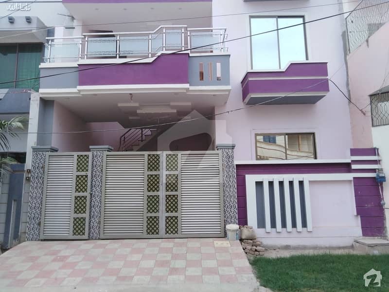 علامہ اقبال ٹاؤن بہاولپور میں 5 کمروں کا 8 مرلہ مکان 1. 4 کروڑ میں برائے فروخت۔