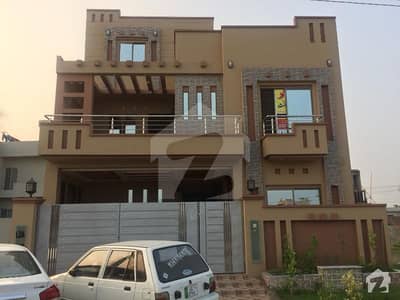 10 Marla Beautiful New House Is Available For Sale 10 Marla Beautiful New House Is Available For Sale