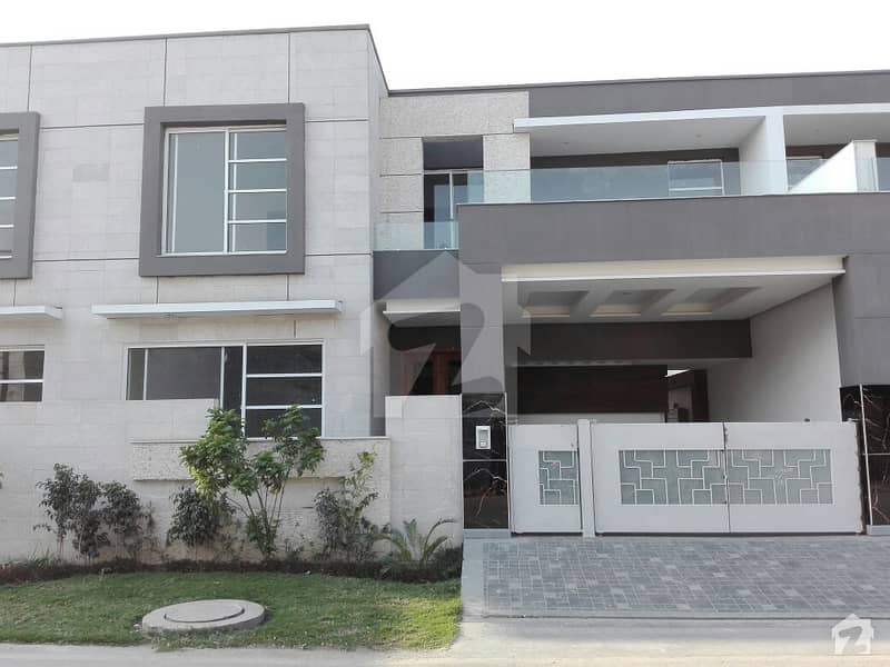 ایڈن ایگزیکیٹو ایڈن گارڈنز فیصل آباد میں 4 کمروں کا 7 مرلہ مکان 1. 5 کروڑ میں برائے فروخت۔