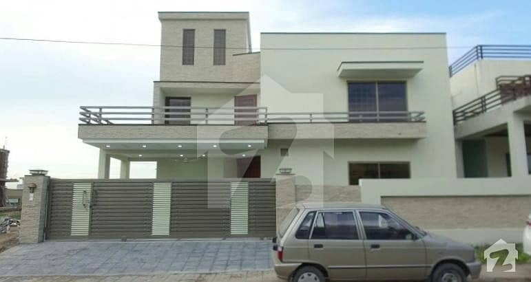 1 Kanal Beautiful House For Sale In Hot Location Of Sector C Dha Phase 2