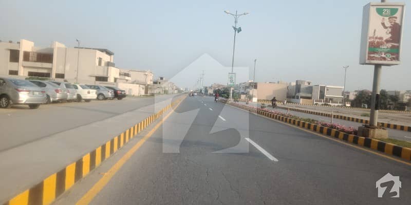 ڈی ایچ اے فیز 6 - بلاک ای فیز 6 ڈیفنس (ڈی ایچ اے) لاہور میں 4 کنال رہائشی پلاٹ 10 کروڑ میں برائے فروخت۔