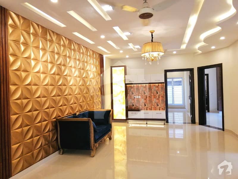 Designer 10 Marla Out Class House In Bahria Town