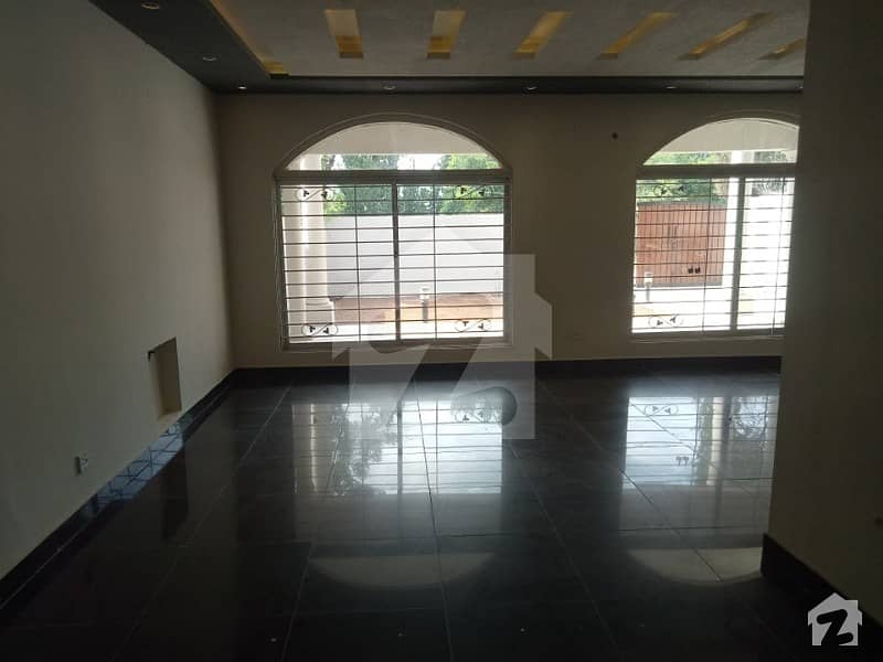 F-10 Beautiful Location 500 Sq Yd 5 Bed Rooms House For Rent Real Images F-10 Beautiful Location 500 Sq Yd 5 Bed Rooms House For Rent Real Images