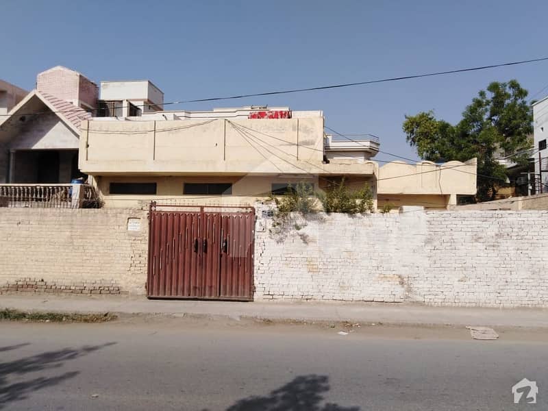 13 Marla Corner Commercial Single Storey Building Available For Sale