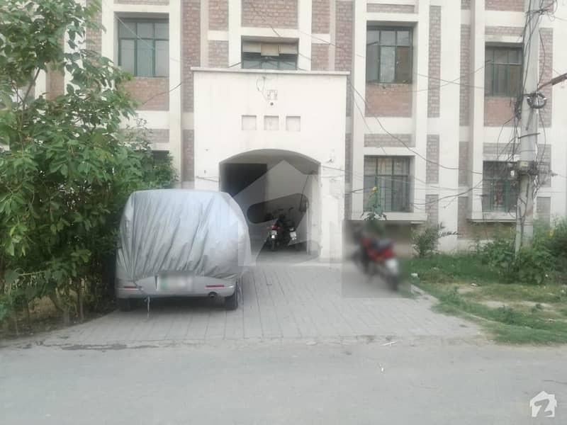 لیبر کالونی لاہور میں 2 کمروں کا 3 مرلہ فلیٹ 17. 5 لاکھ میں برائے فروخت۔