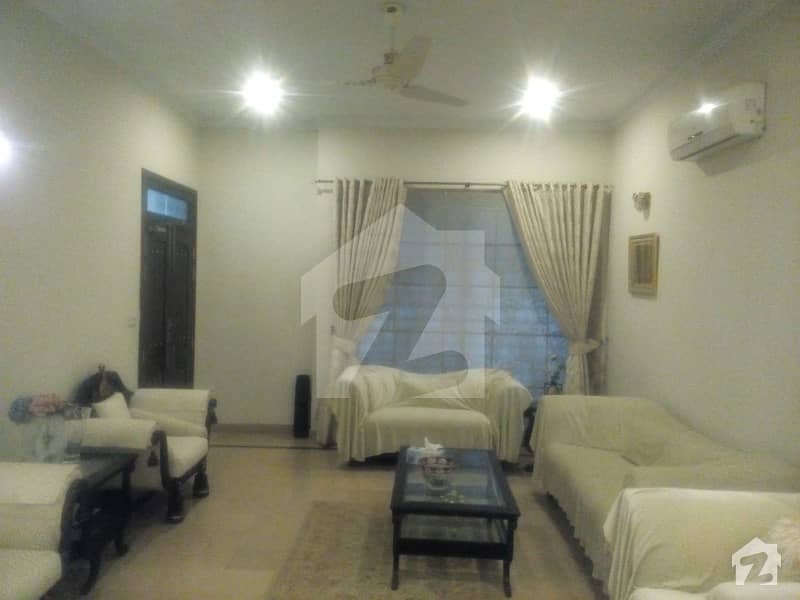 HOT OFFER 1 Kanal OUTCLASS house For OFFICE USE in JOHAR TOWN BLOCK B2 OPPOSITE CANAL ROAD Near EMPORIUM MALL