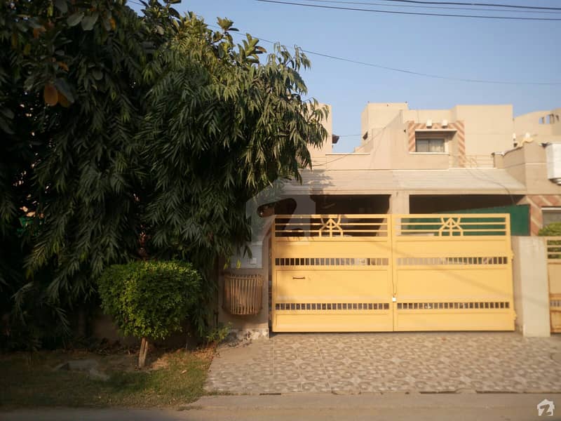 ایڈن ایونیو ایکسٹینشن لاہور میں 3 کمروں کا 9 مرلہ مکان 1. 58 کروڑ میں برائے فروخت۔