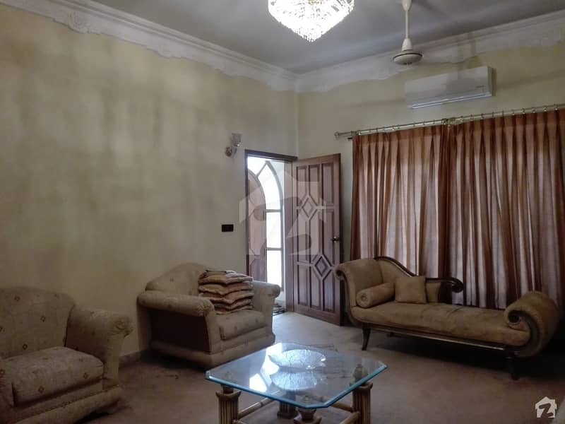 کلفٹن ۔ بلاک 7 کلفٹن کراچی میں 5 کمروں کا 10 مرلہ مکان 6. 25 کروڑ میں برائے فروخت۔