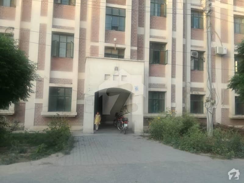 لیبر کالونی لاہور میں 2 کمروں کا 3 مرلہ فلیٹ 18. 5 لاکھ میں برائے فروخت۔