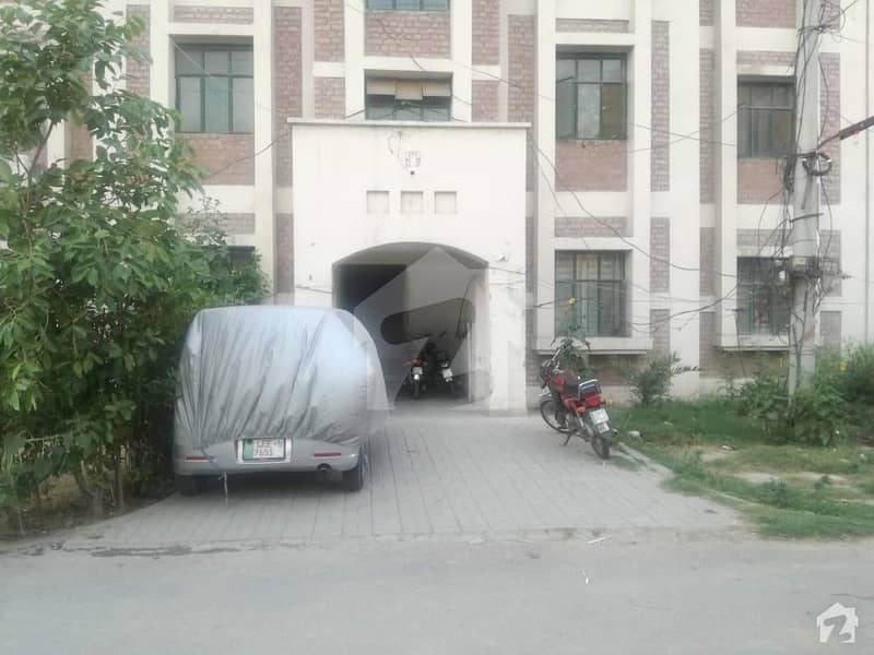 لیبر کالونی لاہور میں 2 کمروں کا 3 مرلہ فلیٹ 13. 5 لاکھ میں برائے فروخت۔