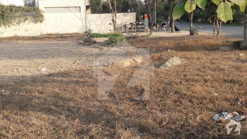 Lowest Price 10 Marla  Plot Available For Sale  In Phase 3 Block X Prime Location