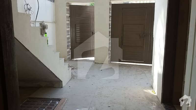 120 Sq Yd 9 Bed D/d Attach Washroom Triple Storey House For Sale