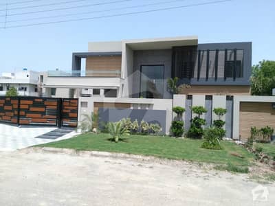 2 Kanal Modern Design Bungalow For Sale On Top Location Of Valencia 2 Kanal Modern Design Bungalow For Sale On Top Location Of Valencia