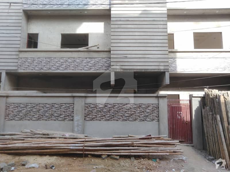 بفر زون سیکٹر 15-A / 2 بفر زون نارتھ کراچی کراچی میں 7 کمروں کا 8 مرلہ مکان 3. 5 کروڑ میں برائے فروخت۔
