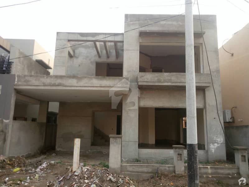 ڈیوائن گارڈنز ۔ بلاک ڈی ڈیوائن گارڈنز لاہور میں 3 کمروں کا 8 مرلہ مکان 1. 35 کروڑ میں برائے فروخت۔