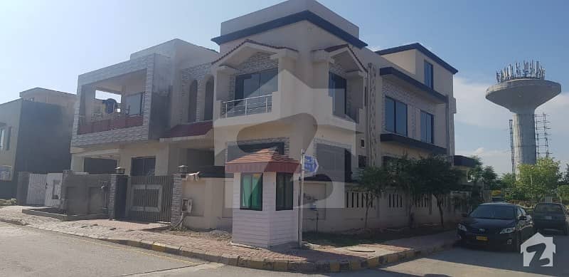 بحریہ ٹاؤن فیز 7 بحریہ ٹاؤن راولپنڈی راولپنڈی میں 8 کمروں کا 10 مرلہ مکان 2.95 کروڑ میں برائے فروخت۔