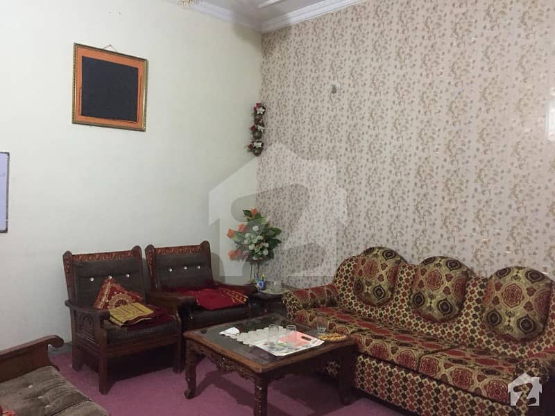 کری روڈ راولپنڈی میں 6 کمروں کا 6 مرلہ مکان 1. 75 کروڑ میں برائے فروخت۔