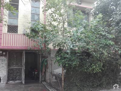Triple Storey House Well Built House Available In Good Location Triple Storey House Well Built House Available In Good Location
